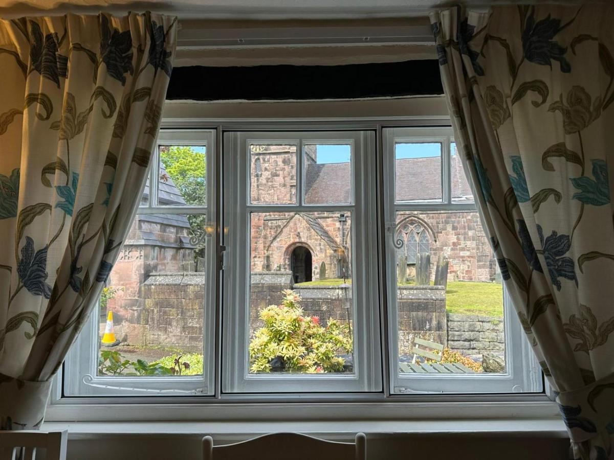 Chapter Cottage, Nr Alton Towers, Peak District, Foxfield Barns