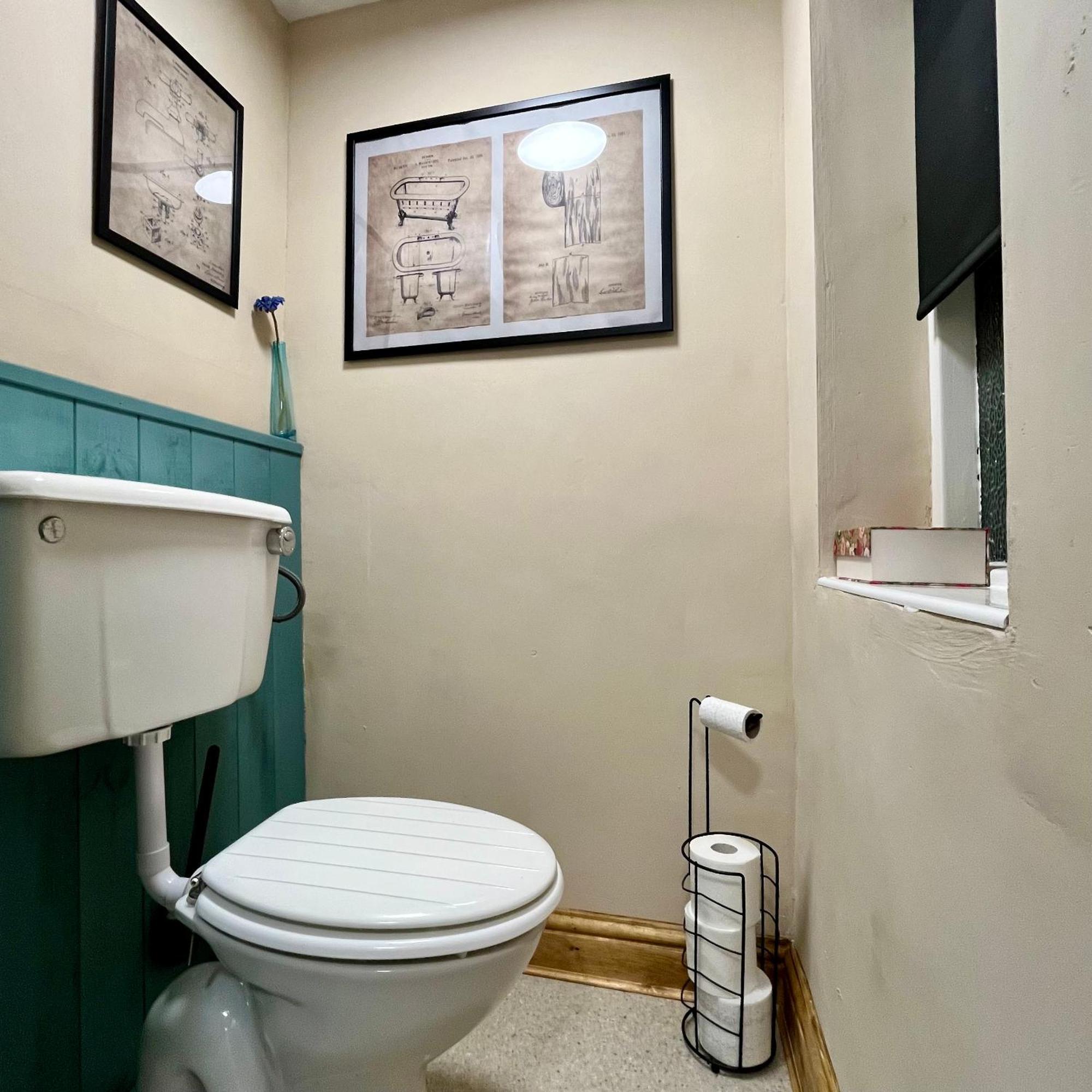 Chapter Cottage, Nr Alton Towers, Peak District, Foxfield Barns Holiday home Cheddleton