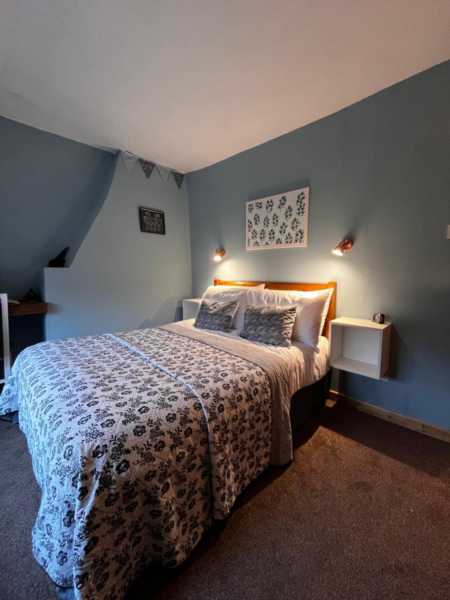 Chapter Cottage, Nr Alton Towers, Peak District, Foxfield Barns